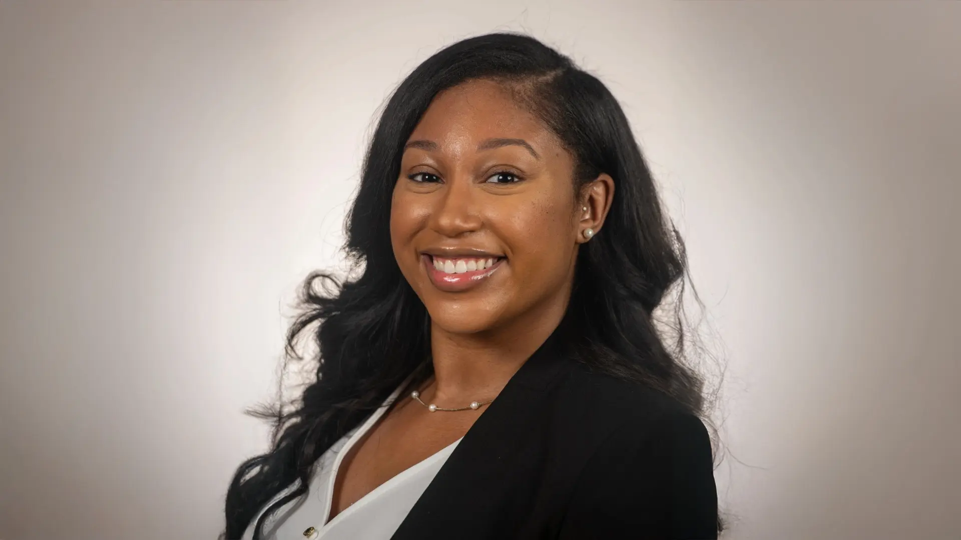 Dr. Michelle Gibbs portrait photo.